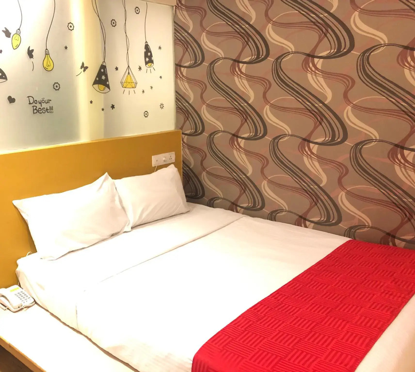 8 Days Boutique Hotel @ Mount Austin JB