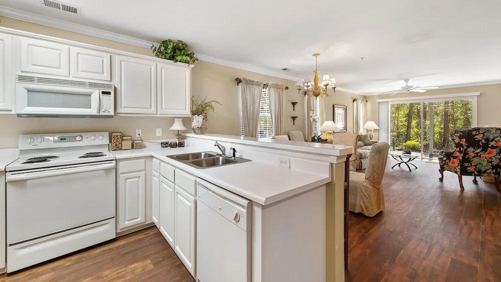 10th Hole Condo- Great Golf Getaway 2 Bedroom Condo by Peace Vacations