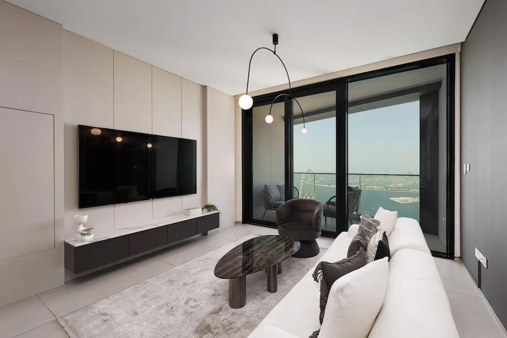 Maison Privee - Lavish Apt w/ Stellar Ocean Views in Address JBR