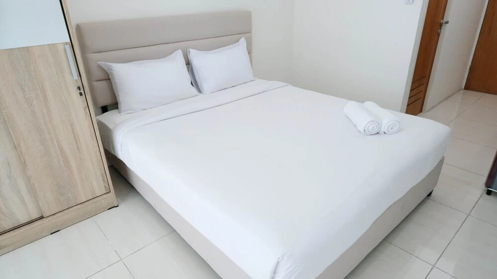 Homey And Comfy Studio At Puncak Bukit Golf Surabaya Apartment