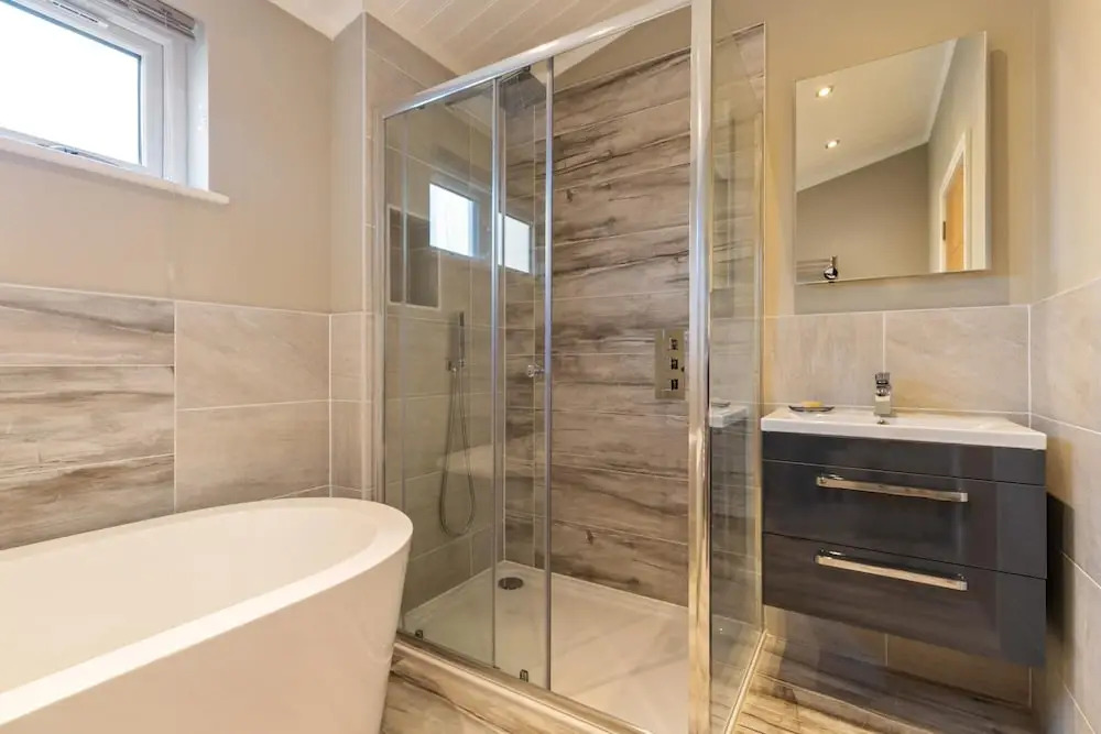 Sandpiper - Luxury Lodge, Close to Beach, Pet Friendly