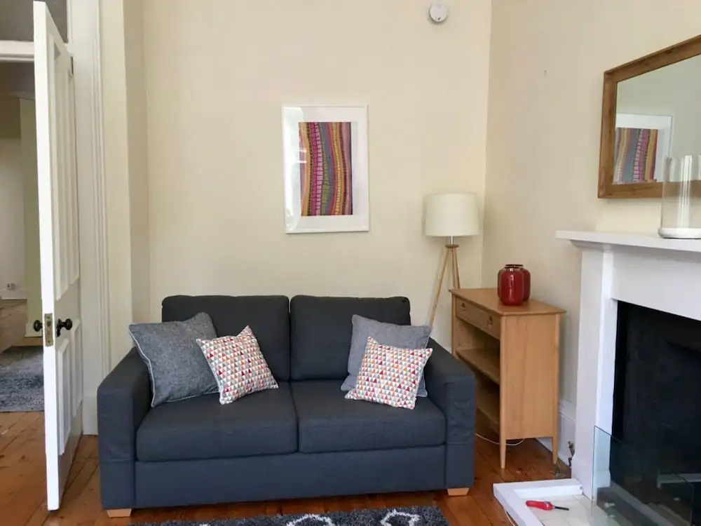 Quiet 2 Bedroom Apartment close to the City Centre