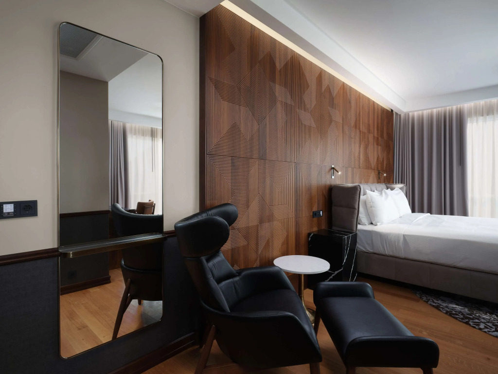 Iceland Parliament Hotel, Curio Collection By Hilton