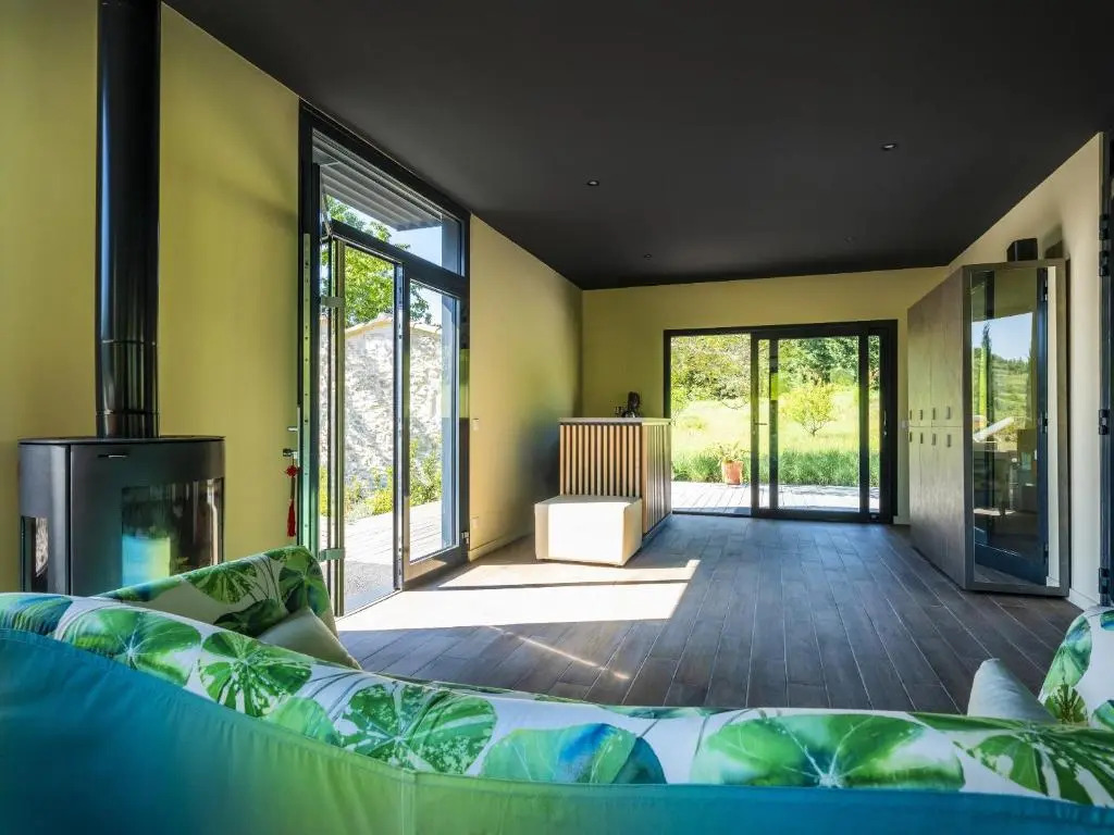 Studio avec piscine partagee jardin clos et wifi a Forcalquier