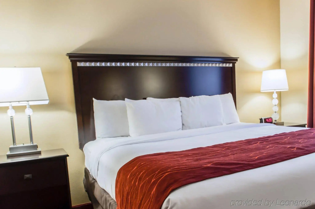 Comfort Inn and Suites Maingate South Davenport