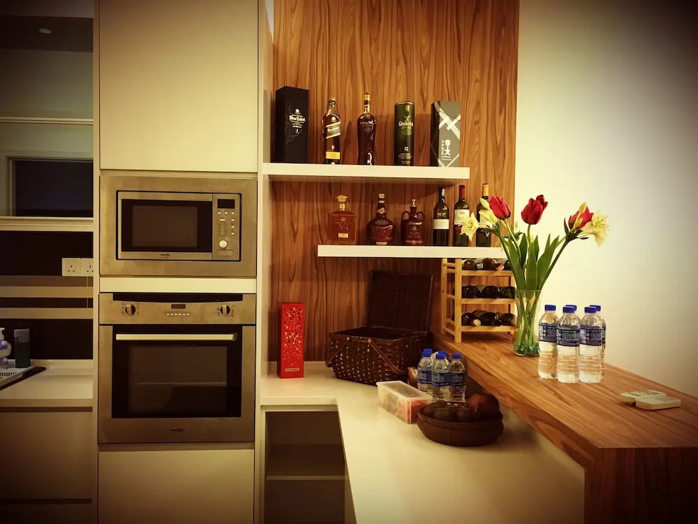 iBook 1 - Luxury Holiday Homestay