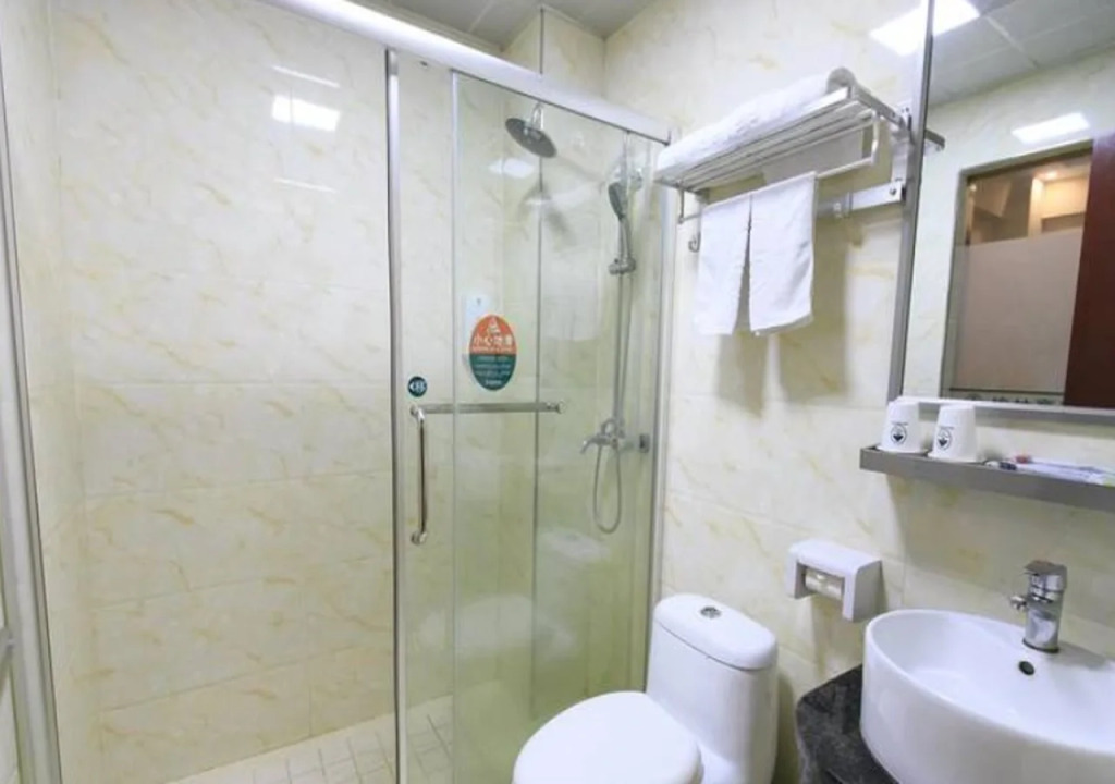 GreenTree Inn Guangxi Liuzhou Railway Station Hongguang Road Express Hotel