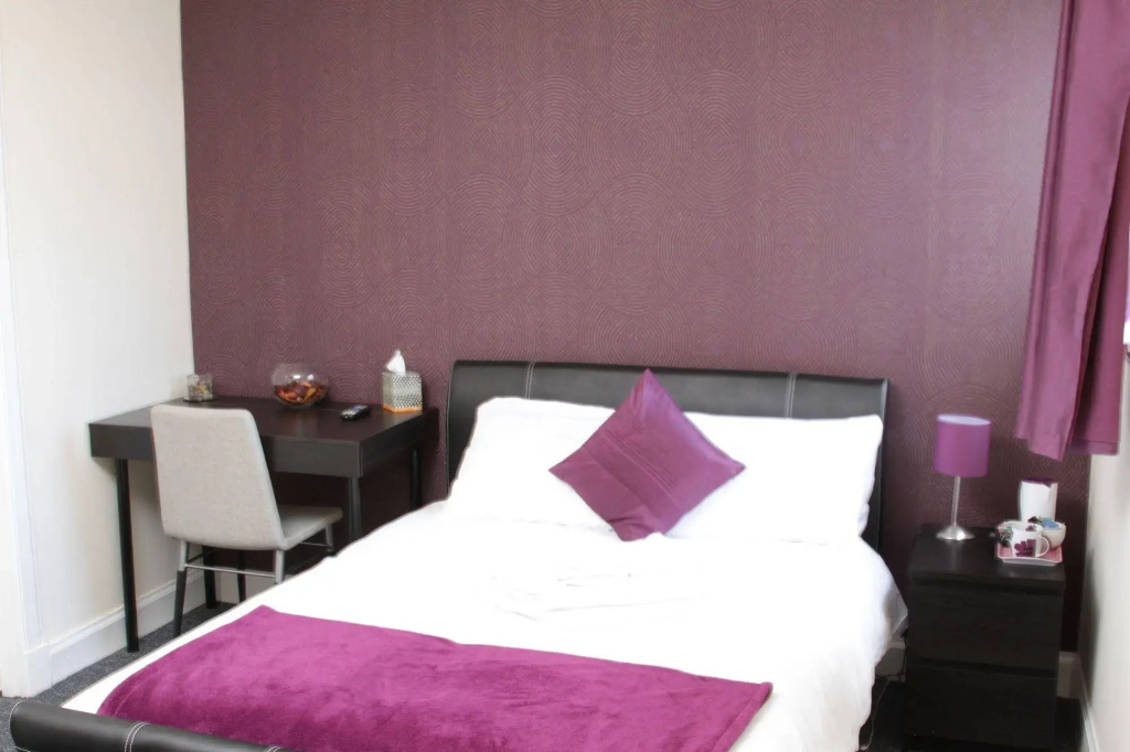 OYO Gin House Hotel