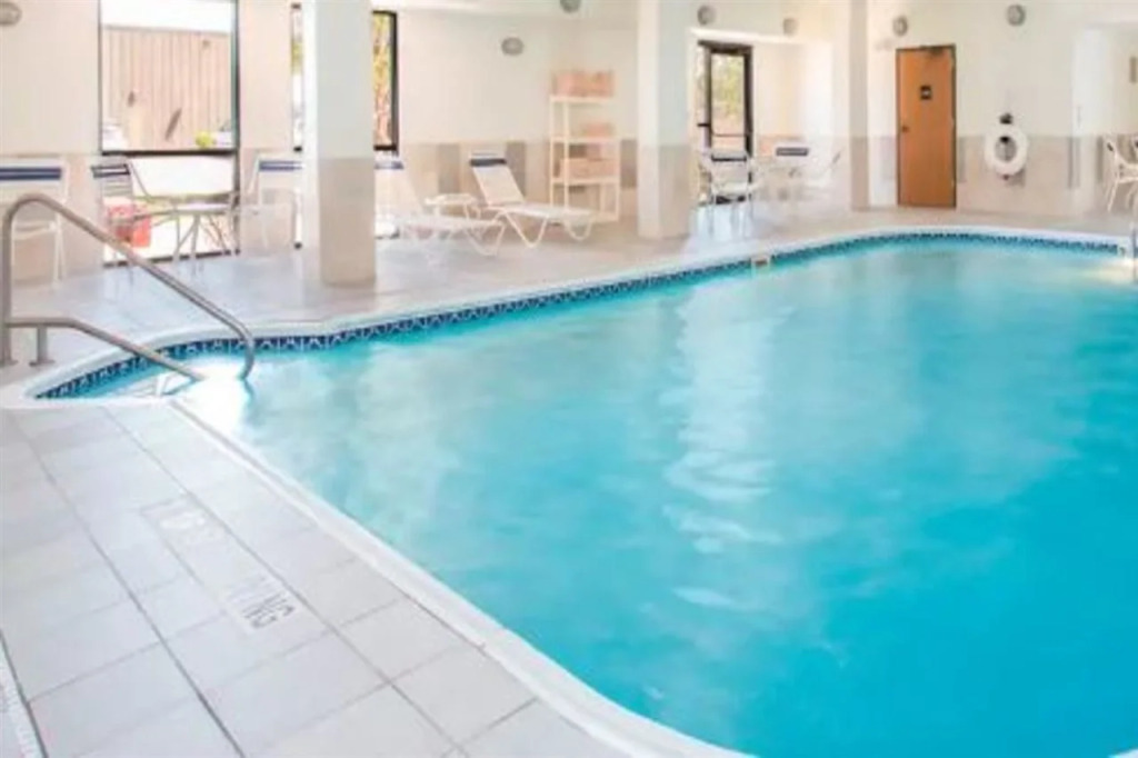Hampton Inn Shawnee
