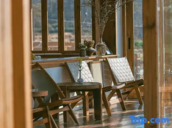 Hongcun Wujiujiu Creative Aesthetics Space Homestay