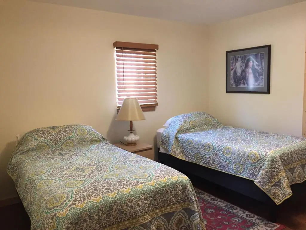 Creekside Downtown Vacation Suites, Only Adults 25 or older