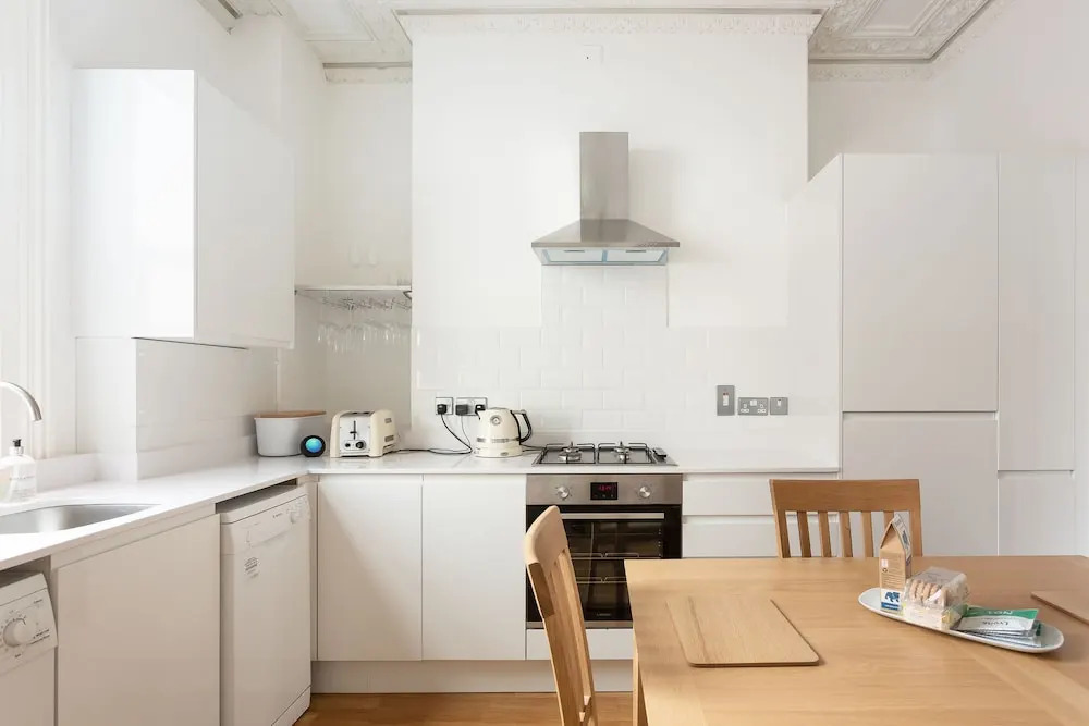 Bright Central Apartment