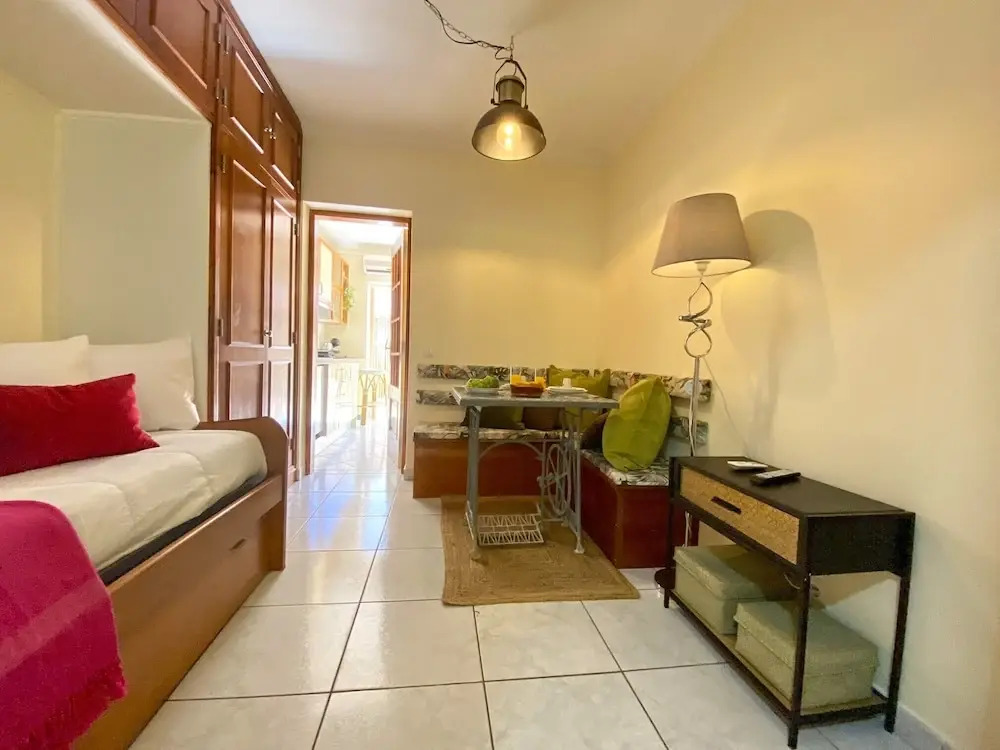 Faro Airport Flat 7 by Homing