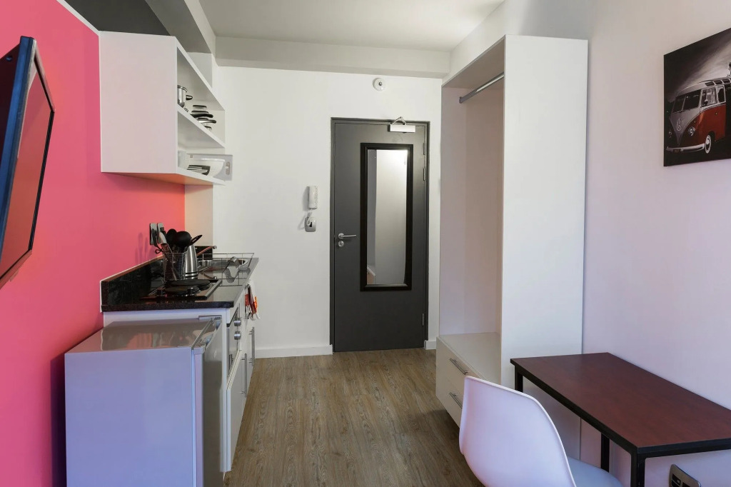 106 on Adderley Accommodation