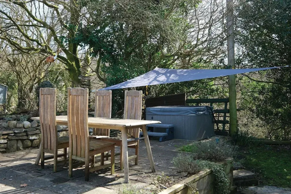 Merlins Cabin - 2 Bed - Blaen Cedi Farm
