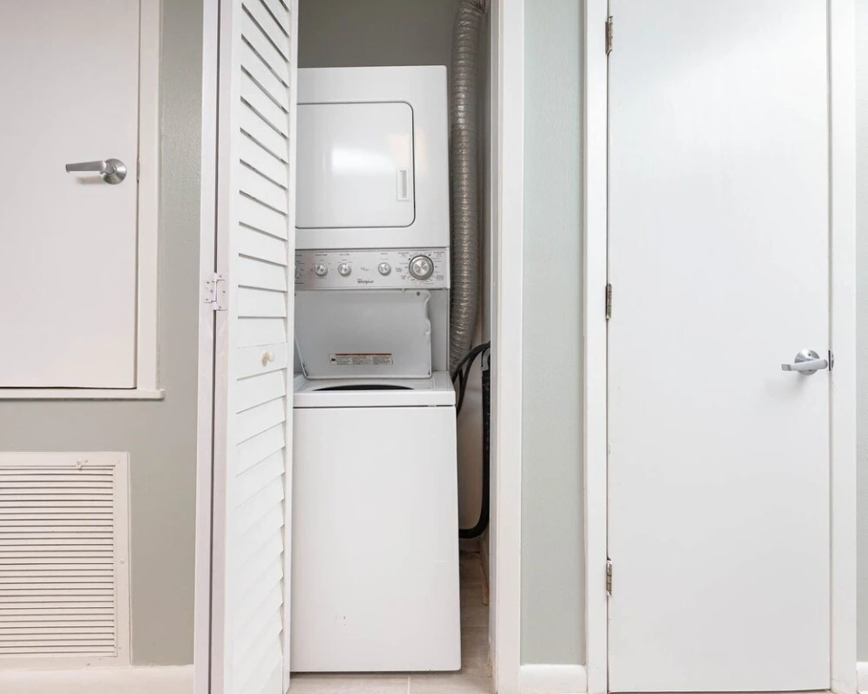 Westwind 603 1 Bedroom Condo
