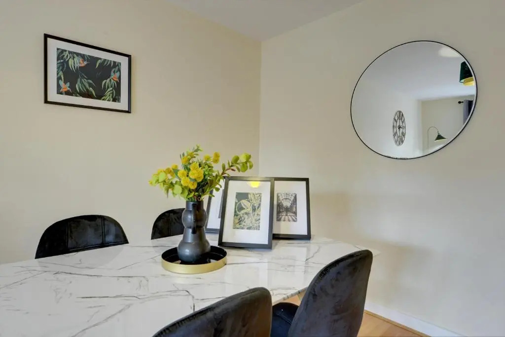 Lovely & Calm 2Bd Executive Eco-Apartment I Parking I Pet Friendly