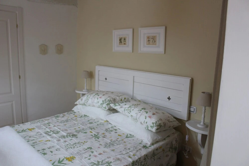 Red House to Enjoy a Romantic Holiday in Freedom and Style