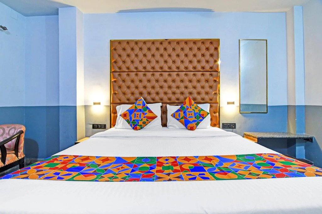 FabHotel Gulshan International - Nr Peter Cat Park Street