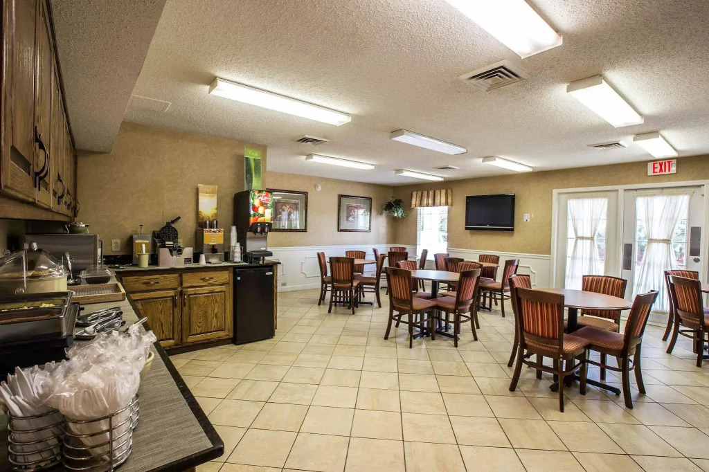 Quality Inn Johnson City I-26 exit 17