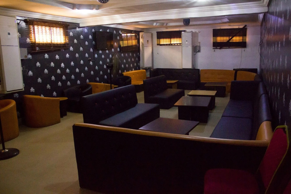 Glasshouse Hotel and Suites