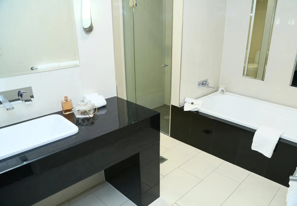 Springfield Lakes Boutique Hotel