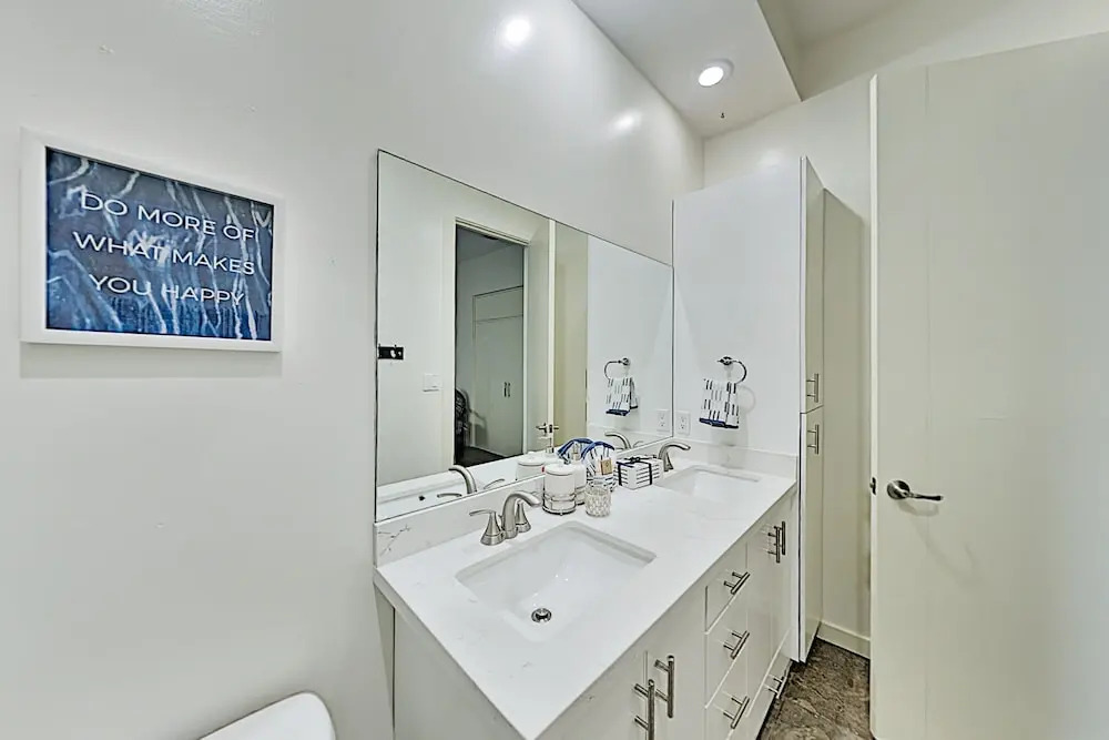 150pb101 3 Bedroom Condo