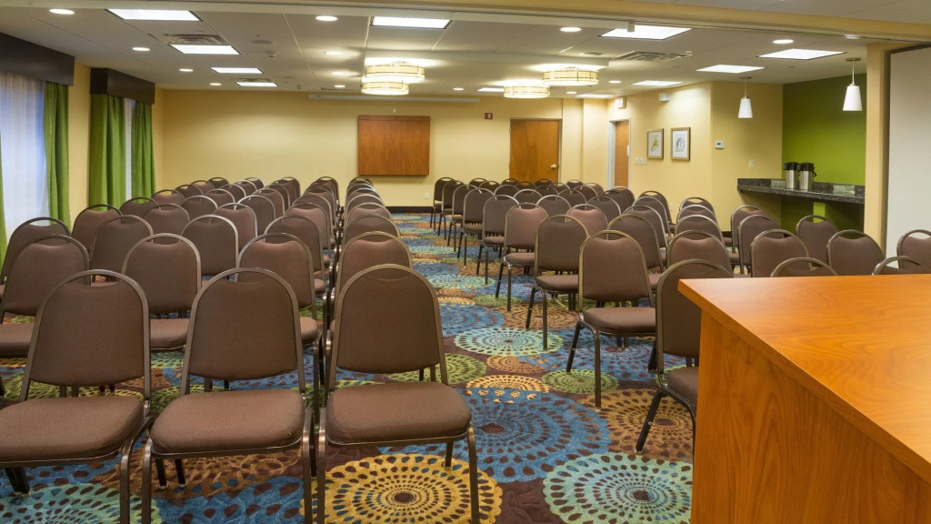Holiday Inn Express & Suites Jacksonville South East - Medical Center Area by IHG