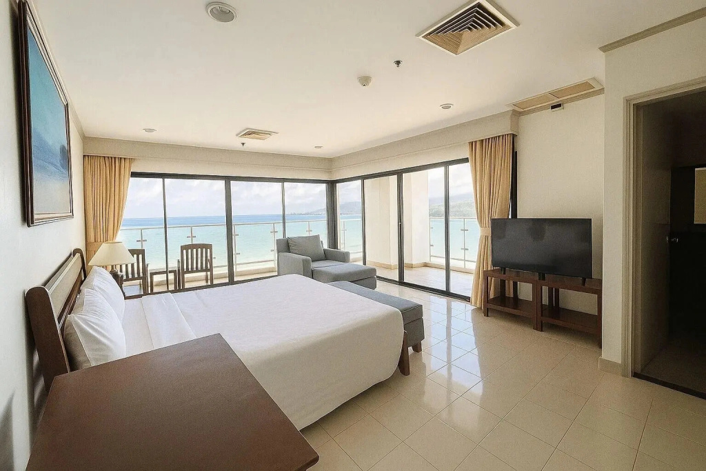 Patong Beachfront Tower 3 BR Penthouse