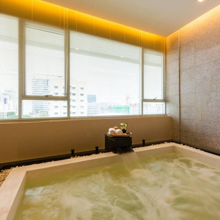 Jasmine Grande Residence Suite Bangkok