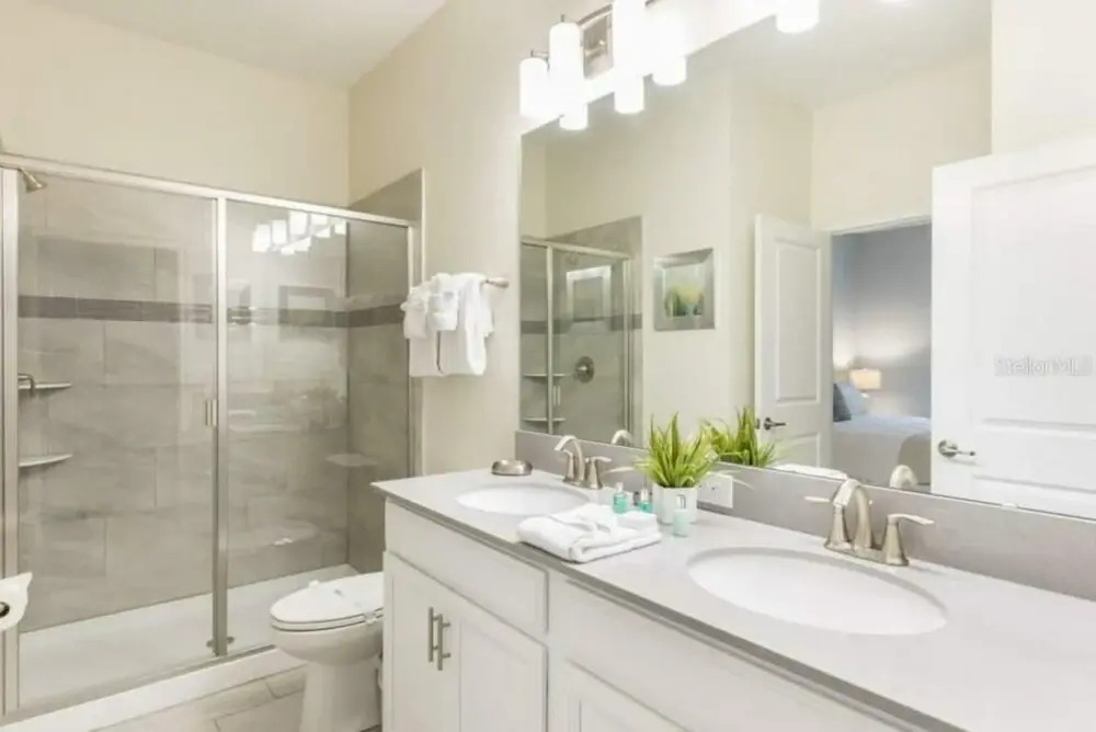 8912 Amazing Spacious Home