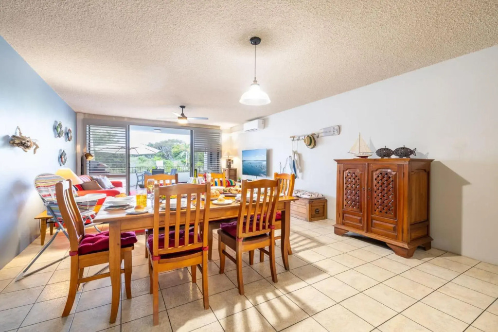 14 'The Dunes', 38 Marine Dr - Large Unit With Pool, Tennis Court And Directly Across From Fingal