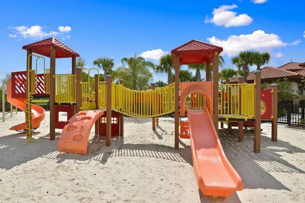Beautiful Themed Vacation Home With Pool St5509