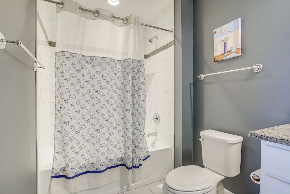 Screened Porch, Outdoor Shower: Millville Villa