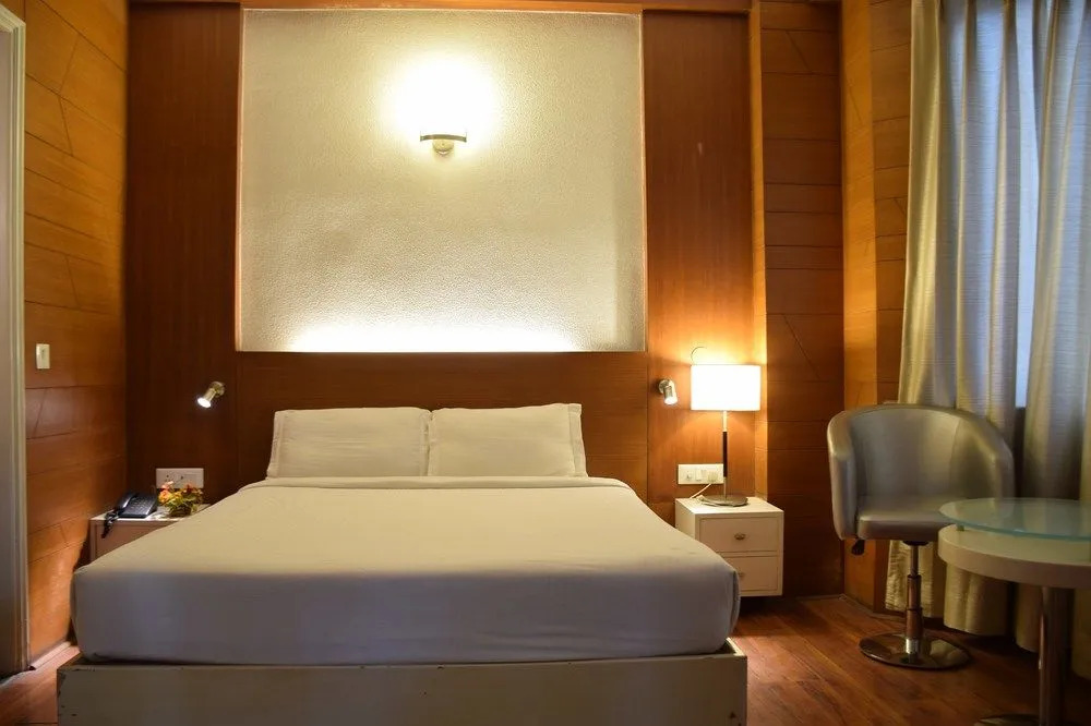 Check Inn Hotel