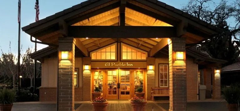 El Pueblo Inn