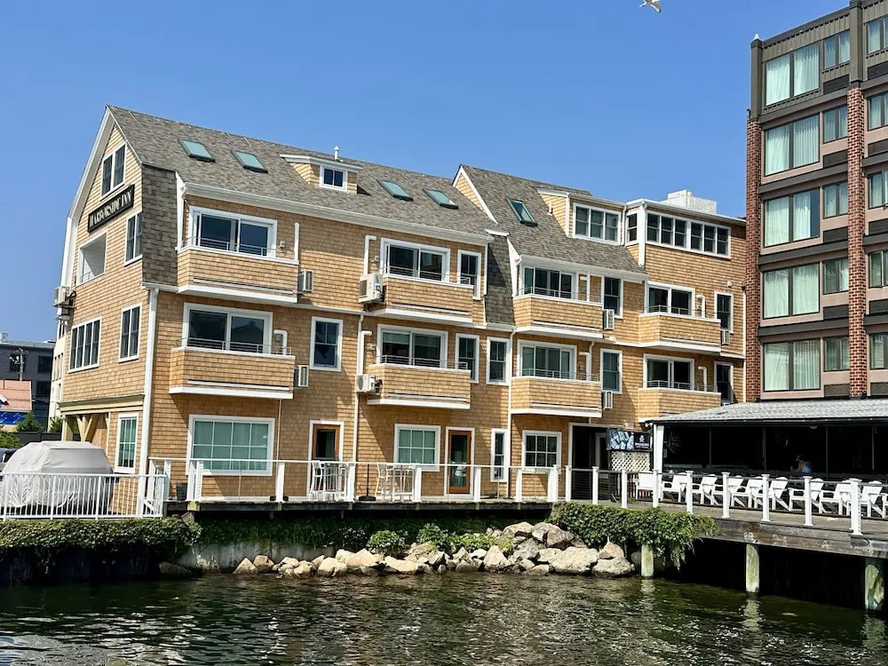Harborside Inn