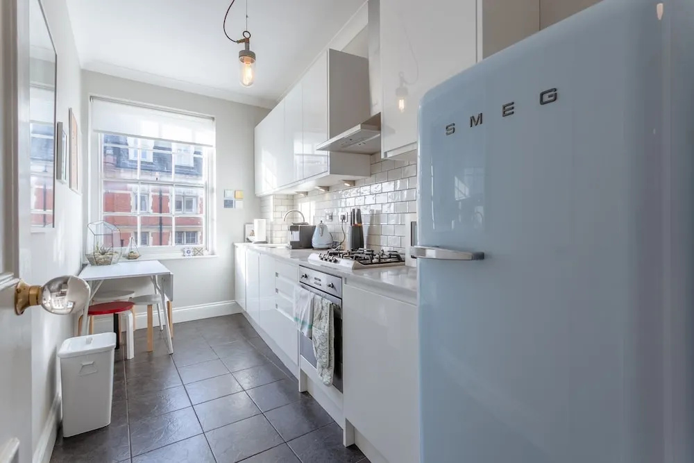 2 Bedroom Apartment in the Heart of Angel