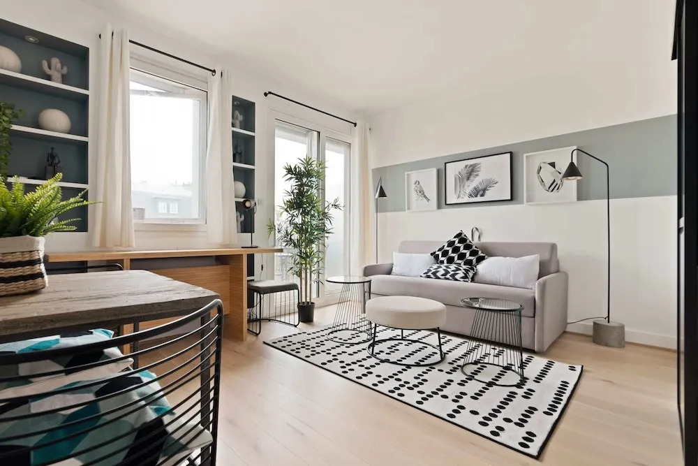 Chic Apartment Near the Champs-elysées