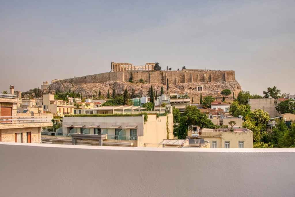 Lux Deck Roof Apt at the Foothills of Acropolis w Breathtaking View