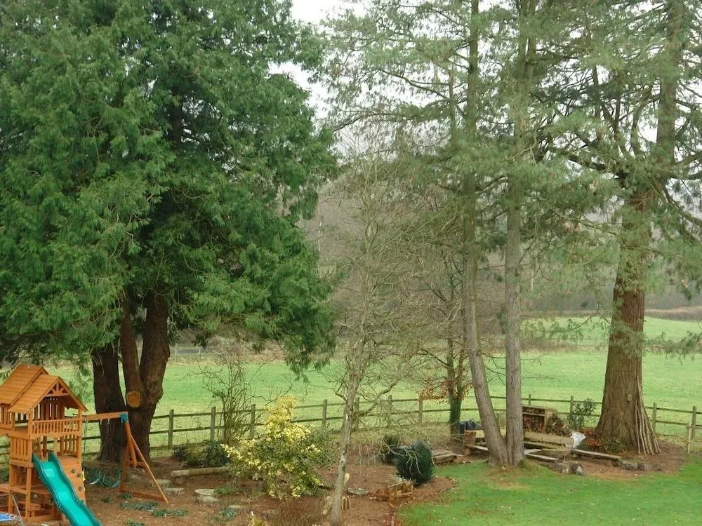 Abbots Manor