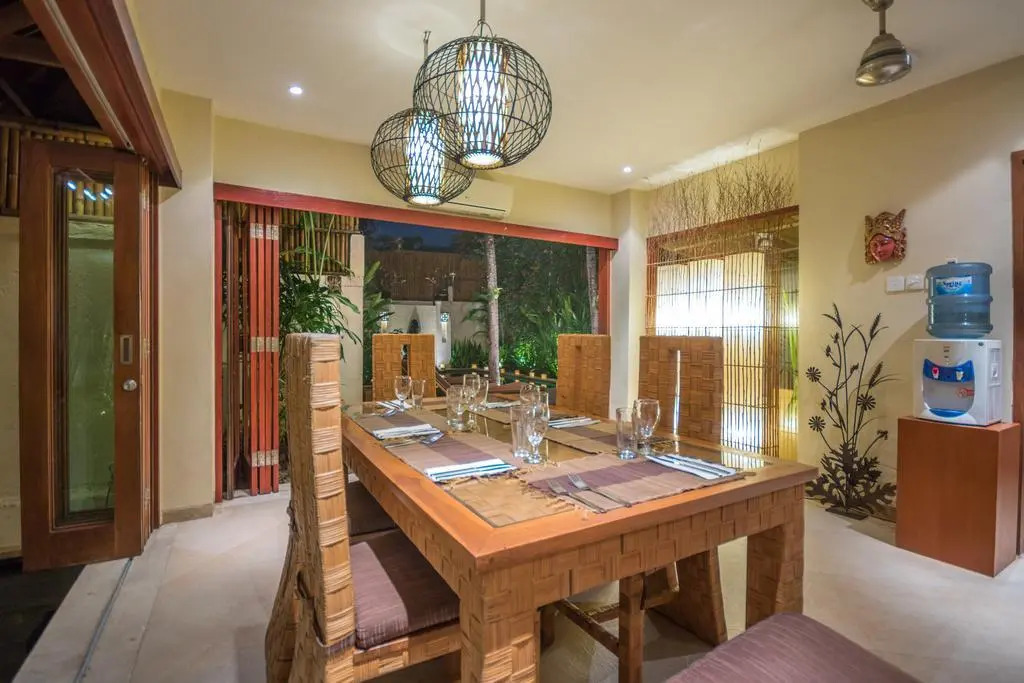 Villa Seriska Seminyak, 5-Star Private Pool Villa, Walk to Dining & Shopping
