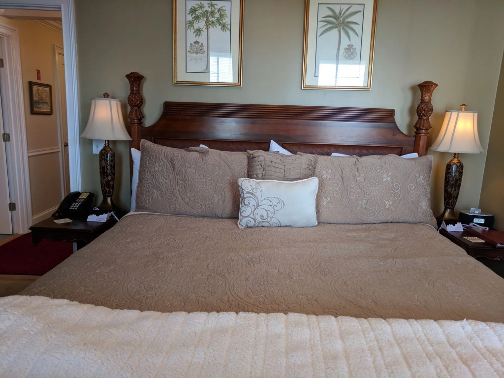 Almondy Inn Bed & Breakfast