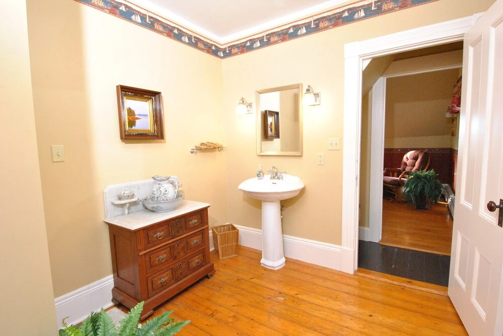Dominion Hill Country Inn