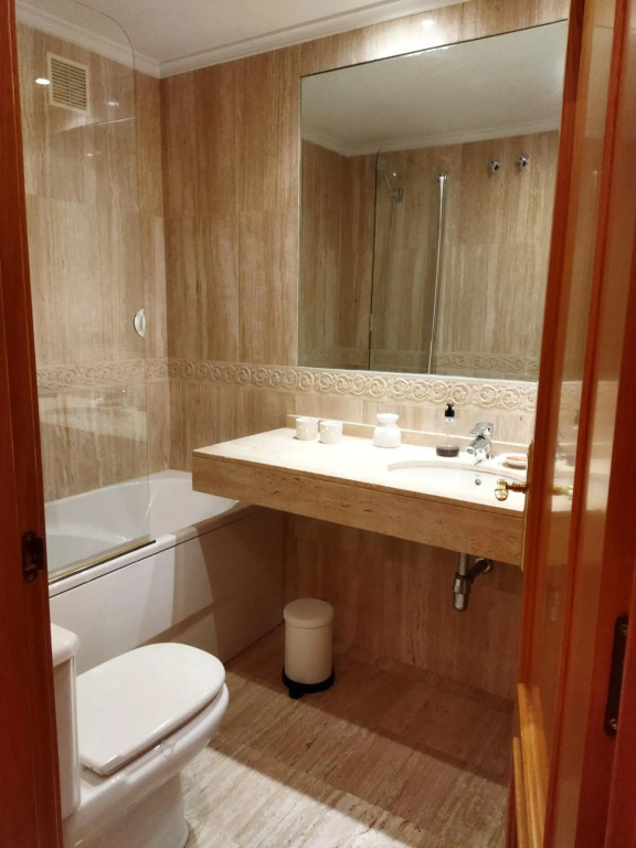 Céntrico apartamento en Oviedo con parking y wifi
