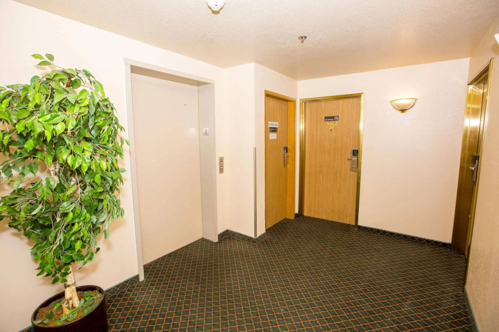Village Inn & Suites Marysville