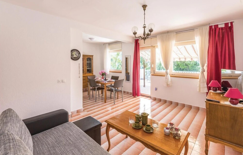 Amazing Apartment in Tucepi With 2 Bedrooms and Wifi