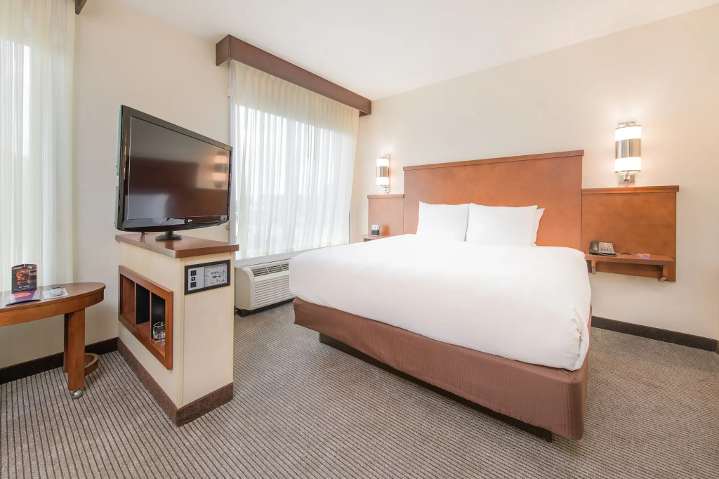 Hyatt Place Charleston Airport / Convention Center