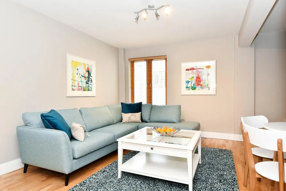 "The Courtyard @ Clifden Boutique Apartments"