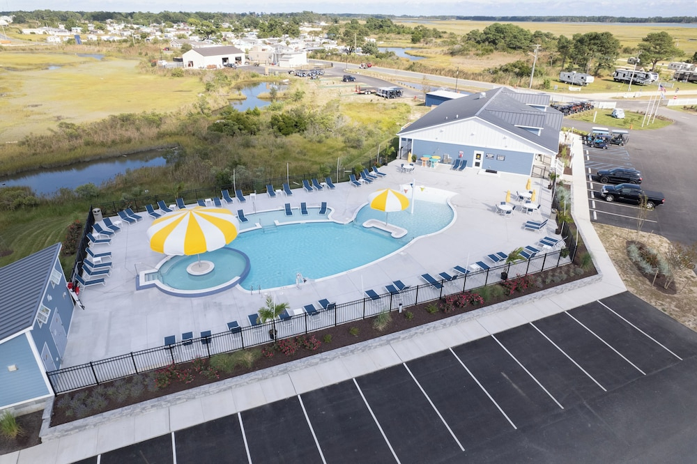 Chincoteague Bay RV Resort & Cottages